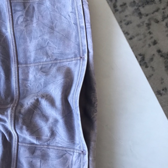 Fast and free II , size 4 , 25inch lululemon leggings, “ice dye” - Picture 14 of 15